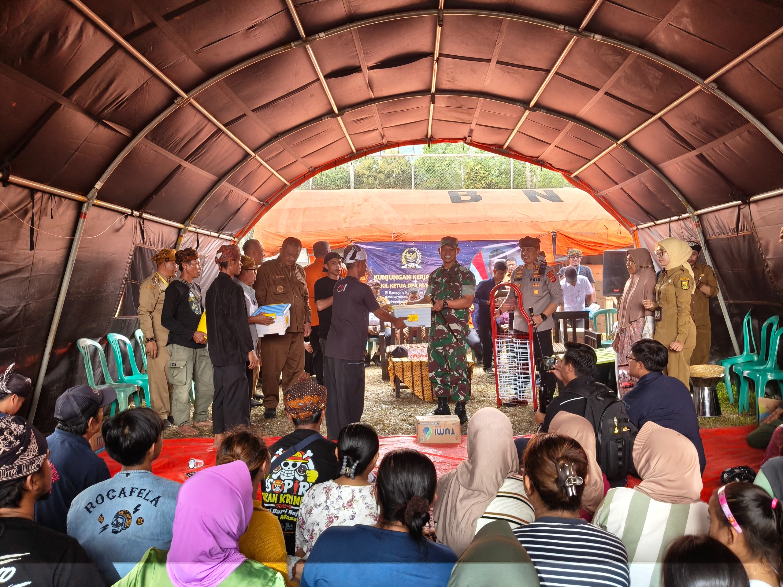 Dandim 0622 Bersama Forkopimda Sukabumi Dampingi Wakil Ketua DPR RI Tinjau Kampung Adat Cipta Mulya Pascakebakaran